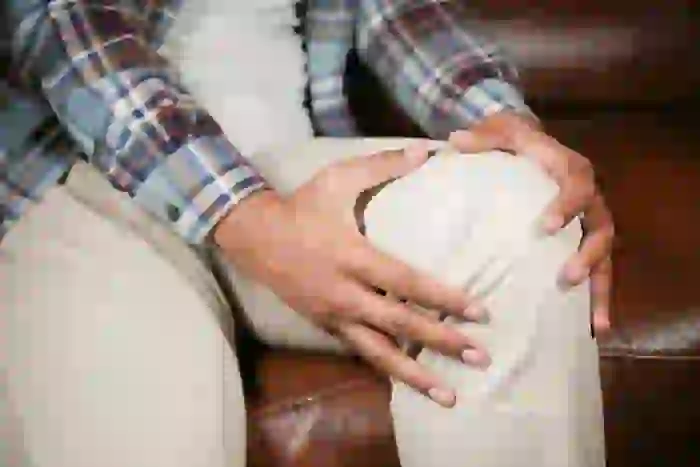 Artroza – najczęściej dotyczy stawów kolanowych, biodrowych i kręgosłupa.